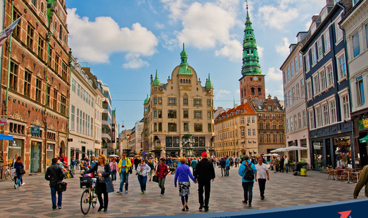 Giải cứu kinh tế kiểu Bắc Âu mà Mỹ khó có thể làm: Hỗ trợ đến 90% lương cho người lao động, trang trải toàn bộ chi phí thuê mặt bằng đối với doanh nghiệp gặp khó khăn - Ảnh 2. Giải cứu kinh tế kiểu Bắc Âu mà Mỹ khó có thể làm: Hỗ trợ đến 90% lương cho người lao động, trang trải toàn bộ chi phí thuê mặt bằng đối với doanh nghiệp gặp khó khăn - Ảnh 2.