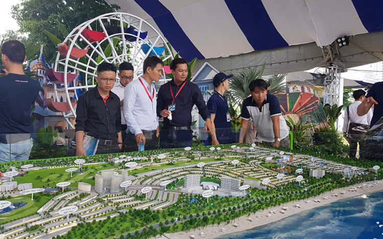 Chủ tịch Hiệp hội BĐS Việt Nam: Bất động sản ảnh hưởng đến nhiều ngành nghề, cần thiết hỗ trợ cho thị trường - Ảnh 1. Chủ tịch Hiệp hội BĐS Việt Nam: Bất động sản ảnh hưởng đến nhiều ngành nghề, cần thiết hỗ trợ cho thị trường - Ảnh 1.